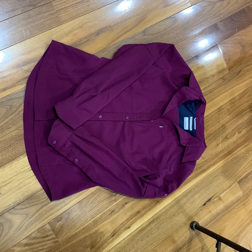 Beautiful Columbia Omni shade sun protection shirt size medium